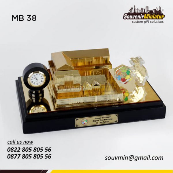 MB38 Souvenir Miniatur Gedung SSJT Group