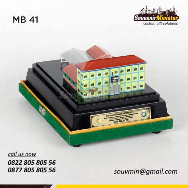 Souvenir Miniatur Sekolah MBS Klaten