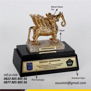 SMC12 Souvenir Miniatur Lembuswana Pengurus Bhayangkari Kutai Kartanegara