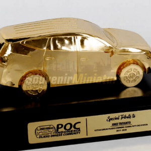 Read more about the article Souvenir Miniatur Mobil Pajero Berkualitas