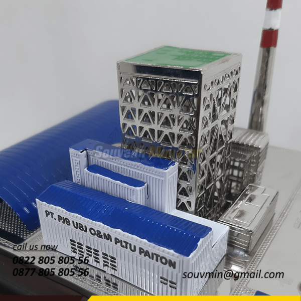 Detail Atas Souvenir Miniatur Pertambangan PLTU PAITON