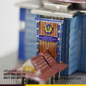 Souvenir Miniatur Bangunan Kantor Wilayah DJP Provinsi Riau