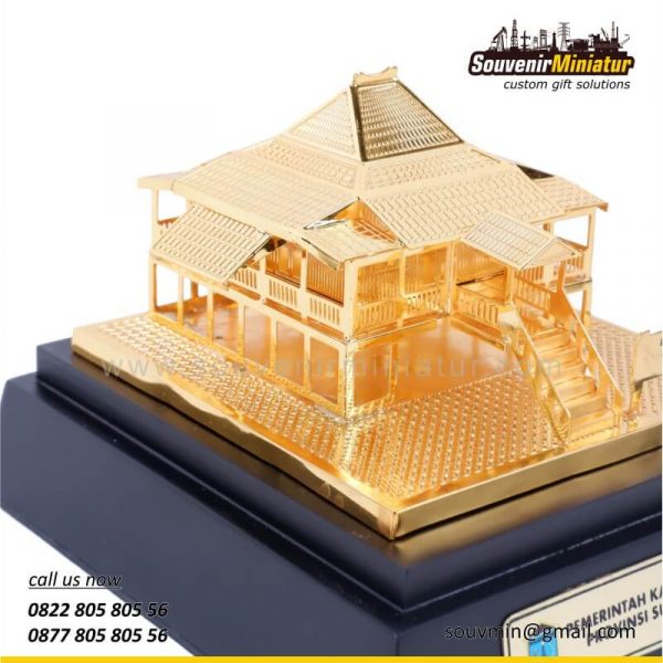 DETAIL-MB66 Souvenir Miniatur Rumah Limas Sumatera Selatan 1