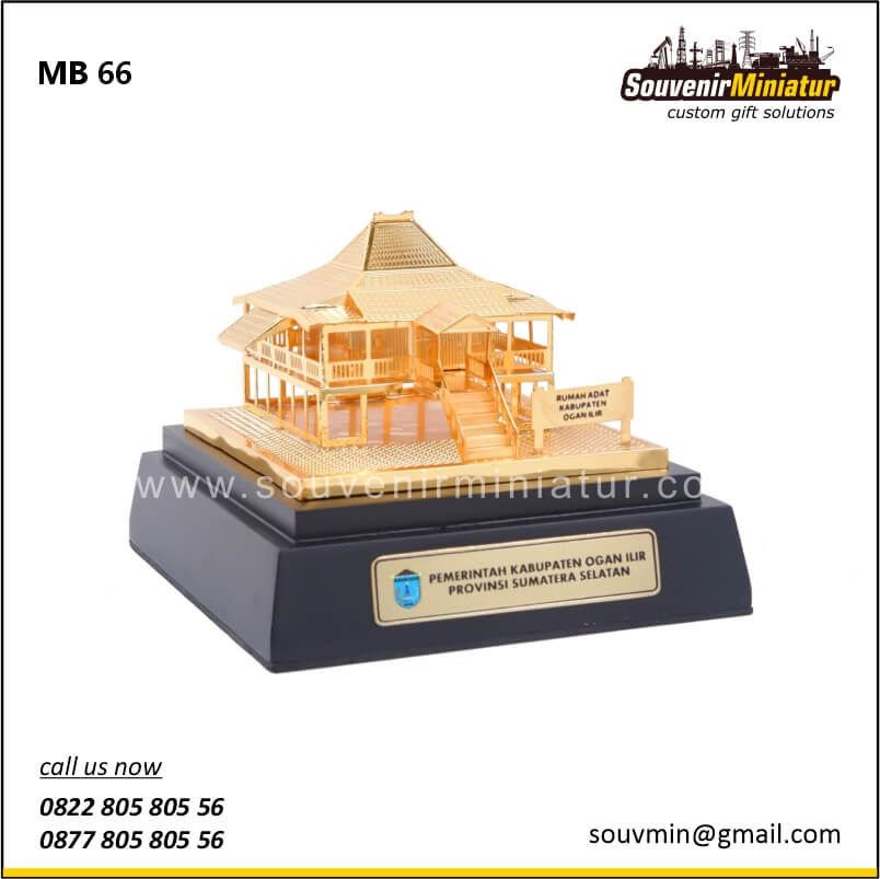 Souvenir Miniatur Rumah Limas Sumatera Selatan
