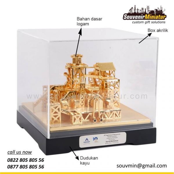 DETAIL2-MB68 Souvenir Miniatur Agincourt Resources Martabe Gold Mine