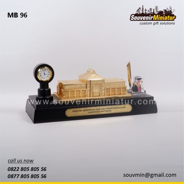 MB96 Souvenir Miniatur Bangunan dan Pen Holder Jam Gedung Fakultas Matematika dan Ilmu Pengetahuan Alam Universitas Pattimura