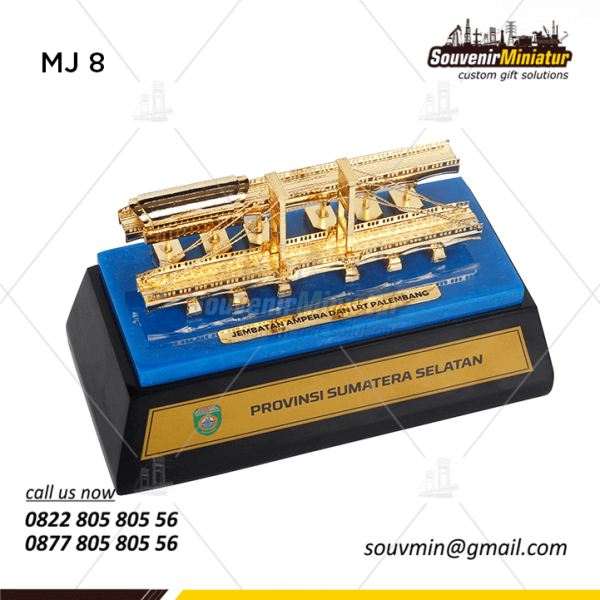 MJ8 Miniatur Jembatan Ampera dan LRT Palembang