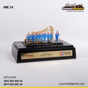 MK54 Souvenir Miniatur Kendaraan Masa Purnabakti Facility Engineering Construction PT Pertamina Hulu Rokan Riau