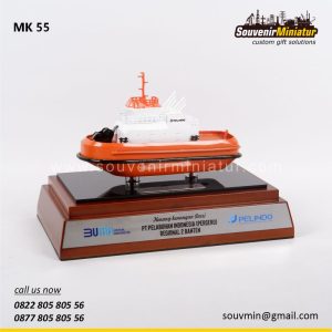 Miniatur Kapal PT Pelabuhan Indonesia Regional 2 Banten