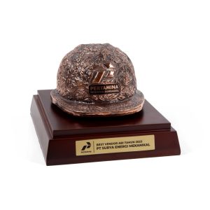 Miniatur Helm Best Vendor ABI 2023 PT Surya Energi Mekanikal