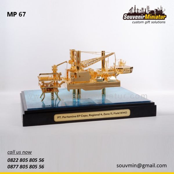 MP67 Souvenir Miniatur Pertambangan Rig Onshore PT Pertamina EP Cepu Regional 4 Zona 11 Field WMO