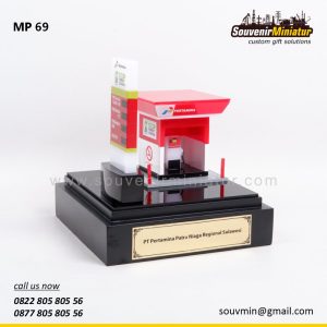 MP69 Souvenir Miniatur Pertambangan SPBU Mini PT Pertamina Patra Niaga Regional Sulawesi