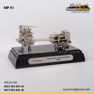 MP81 Souvenir Miniatur Pertambangan Rig Onshore Platform Achievement ABI 2023 Operation & Surface Facilities Regional 2 Pangkal Pinang