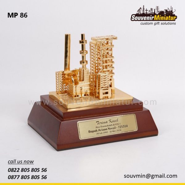 MP86 Souvenir Miniatur Kilang Minyak Pertamina Cilacap