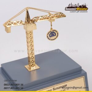 Miniatur Crane Musyawarah Cabang ke – IX PT Gapensi