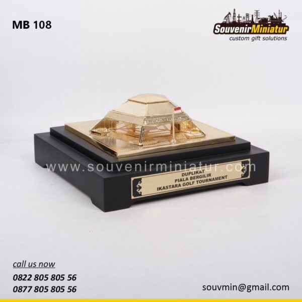 MB108 Souvenir Miniatur Gedung Balairung Pancasila IKASTARA Golf Tournamen