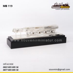 Miniatur Halte TransJakarta