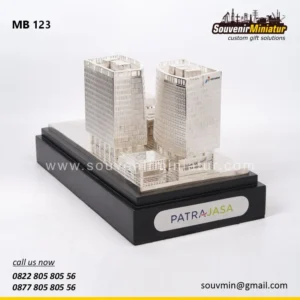 MB123 Miniatur Gedung GRAHA Pertamina