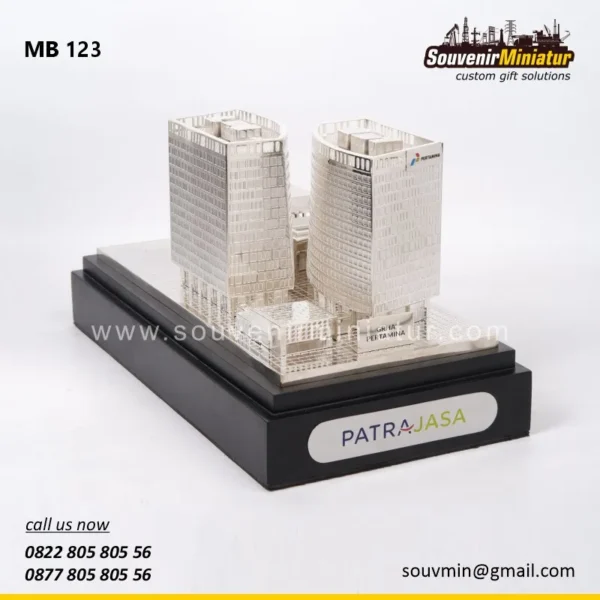 MB123 Miniatur Gedung GRAHA Pertamina