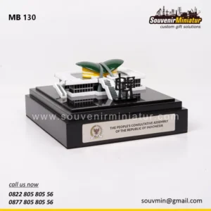 MB130 Miniatur Gedung MPR RI