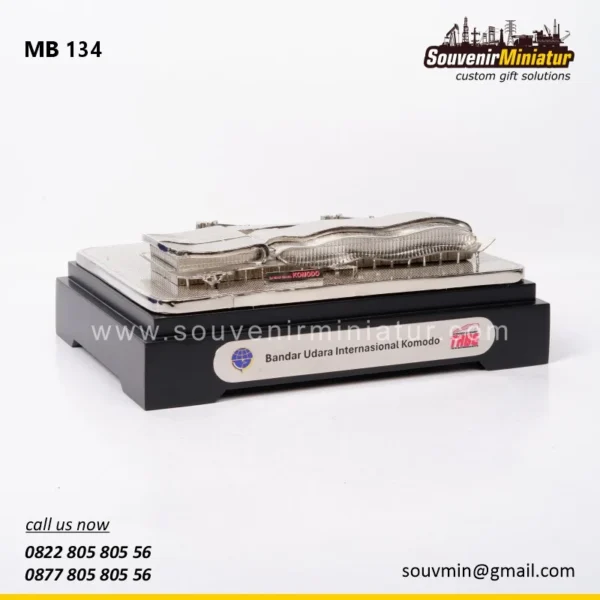 MB134 Miniatur Bandara Internasional Komodo