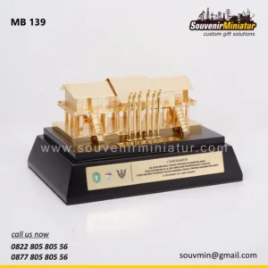MB139 Miniatur Rumah Radakng Kalbar