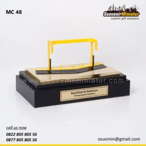 MC48 Miniatur Custom Root Piow