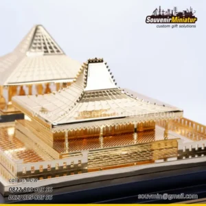 Miniatur Kenang-kenangan Rumah Adat