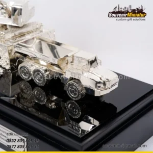 Miniatur Truck & Excavator dari PT Vale Indonesia