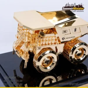 Miniatur Dump Truck CAT 793 J Resources New Bakan