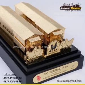 Miniatur Peternakan Ayam CV Ternak 