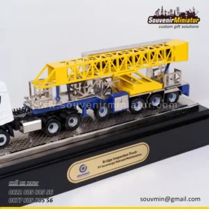 Miniatur Bridge Inspection Truck PT