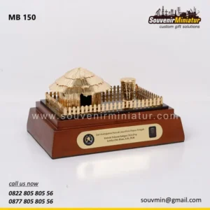 MB150 Miniatur Rumah Hanoi Kab. Puncak Jaya