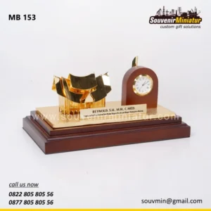 Miniatur Rumah Gadang Kejari Malang