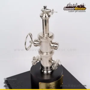Souvenir Miniatur 24 Miniatur Wellhead PT Star Energy Ge