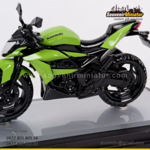Souvenir Miniatur 16 Miniatur Motor Ninja Kawasaki Perta