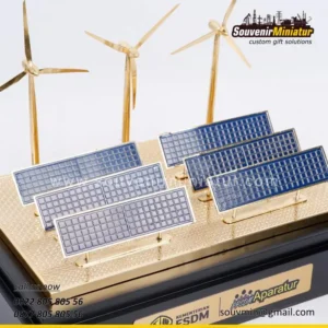 Souvenir Miniatur 20 Miniatur Kincir Angin dan Panel Sur