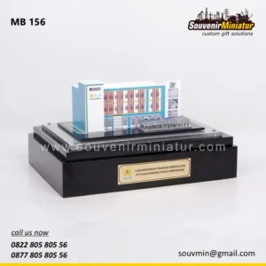 Souvenir Miniatur 23 Miniatur Bangunan Laboratorium Tran