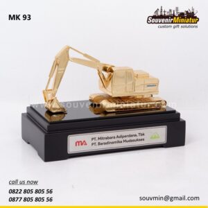 Souvenir Miniatur 15 Miniatur Excavator Komatsu PT Mitra