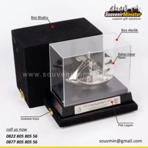 Miniatur Kapal Pinisi The Advandce 