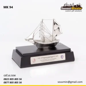 Miniatur Kapal Pinisi The Advandce 